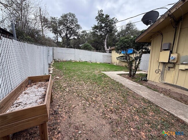 Building Photo - 1800 Charter Oak Dr