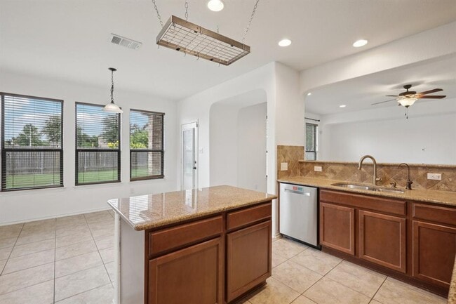 Building Photo - 1001 Lily Pad Ln