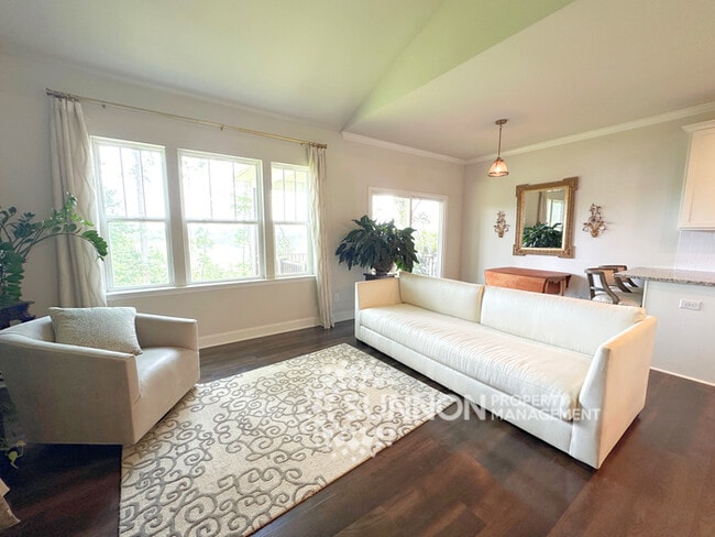 Building Photo - Peaceful 3-Bedroom Retreat with Scenic Vie...