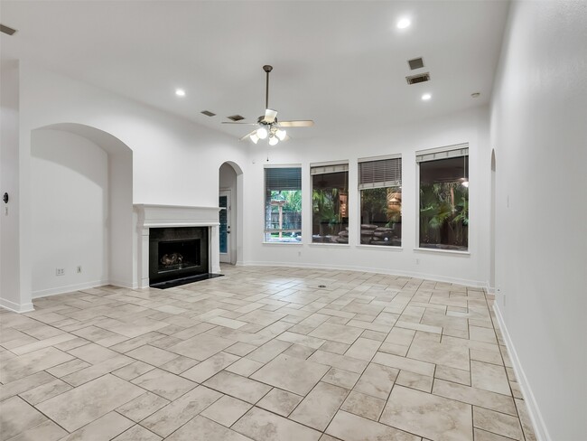 Building Photo - 1211 Sterling Ct