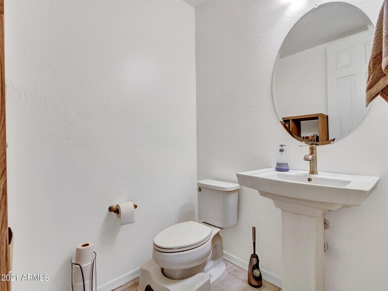 Building Photo - 627 W Flintlock Way