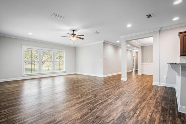 Building Photo - 630 Norman Ln
