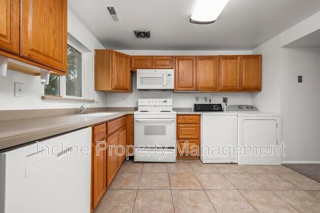 Building Photo - 1069 S 80 E