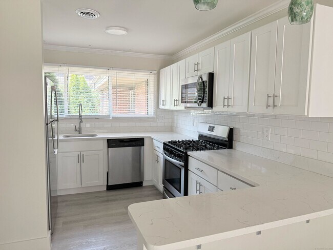 Building Photo - 11 Montoya Dr