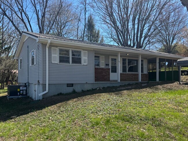 Building Photo - 3 Bedroom 1 Bathroom Home located in Greene County, TN