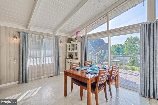 Building Photo - 366 Lake Meade Dr