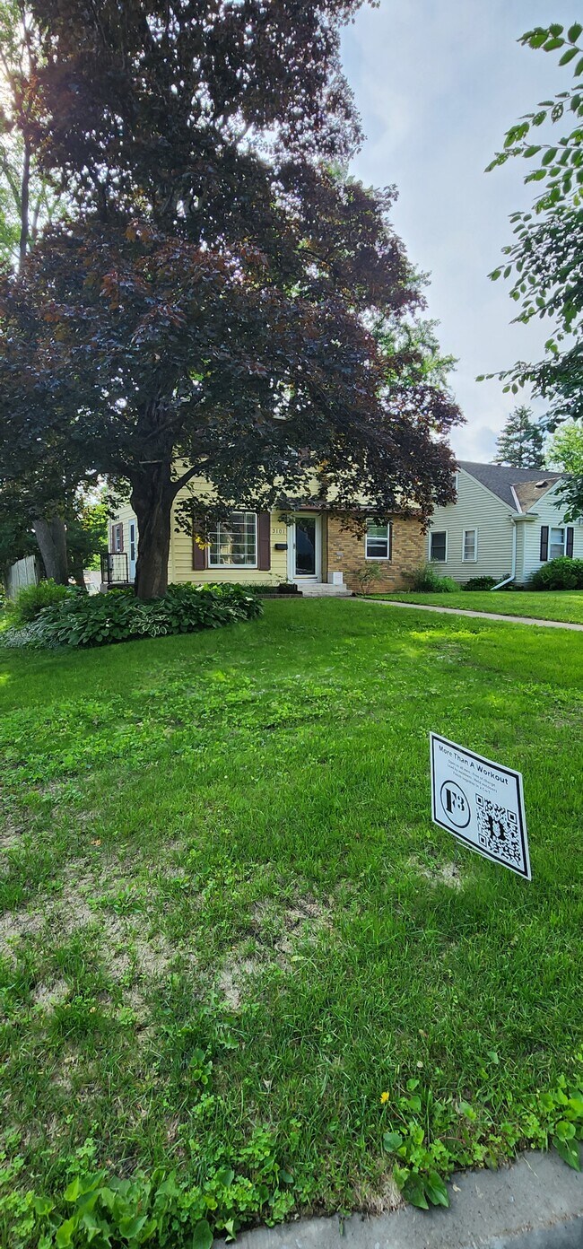 Building Photo - 3101 Quebec Ave S