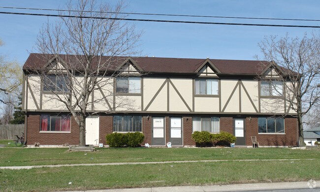 Building Photo - Merrillville 4 Plexes