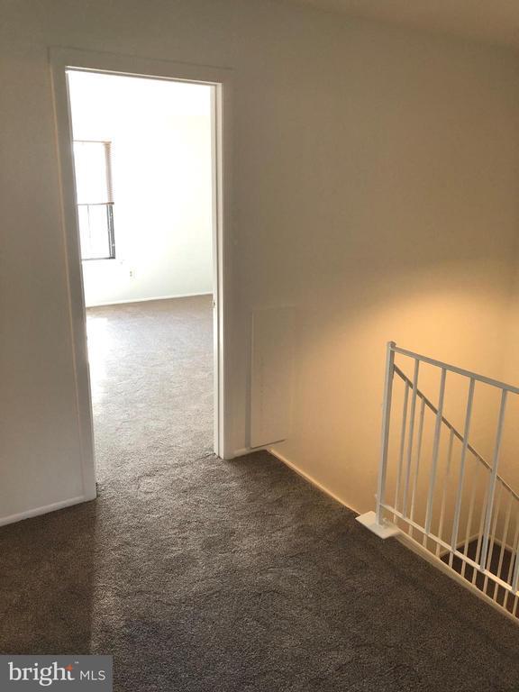 Building Photo - 56 Burgundy Dr