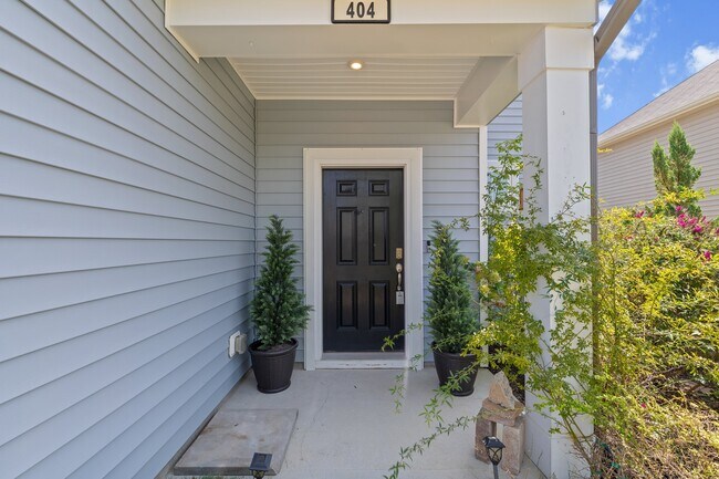 Building Photo - 404 Avery Glenn Way