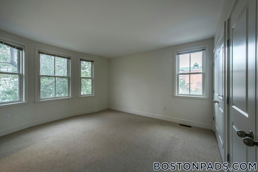 Building Photo - 110 Second St