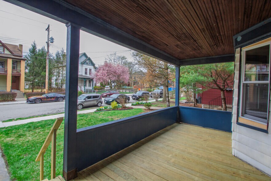 Building Photo - 319 Franklin Ave