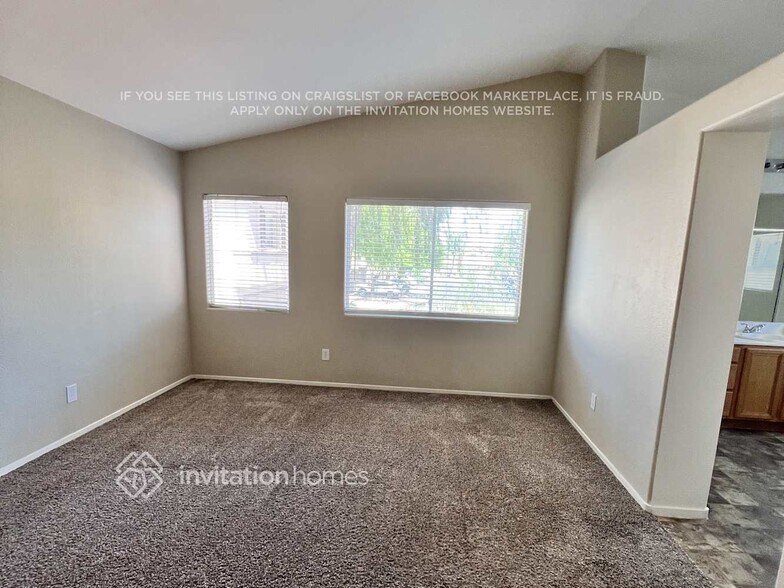 Building Photo - 644 Desert Passage St