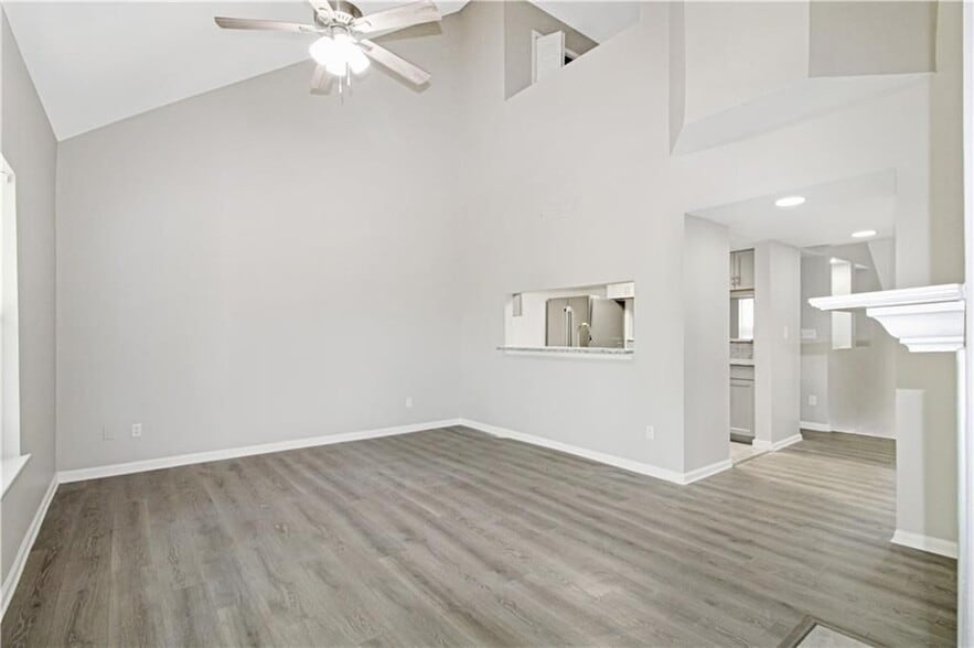 Building Photo - 204 Ivy Green Ln SE