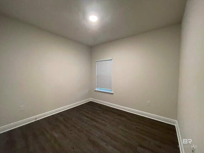 Building Photo - 30837 Semper Dr