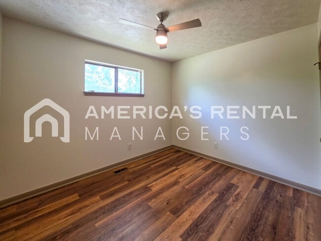 Building Photo - 3100 Apple Valley Ln