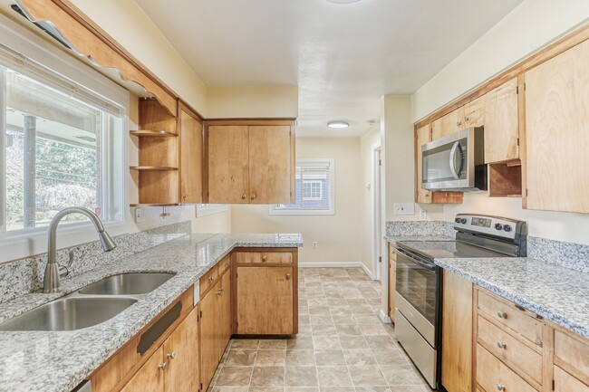 Building Photo - 7010 NE Alberta St