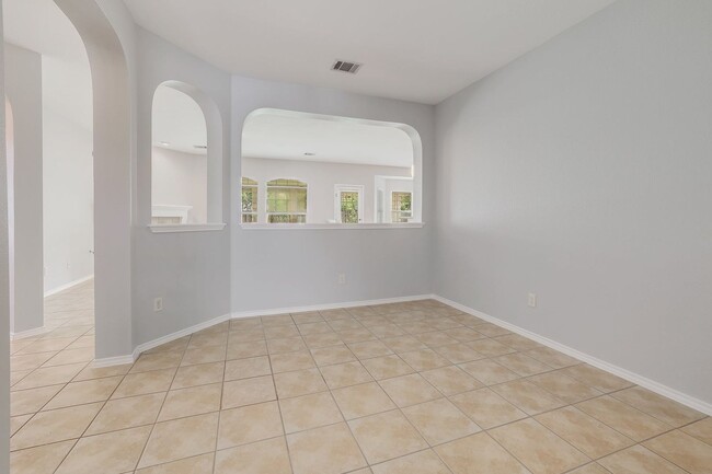 Building Photo - Avery Ranch Dime!