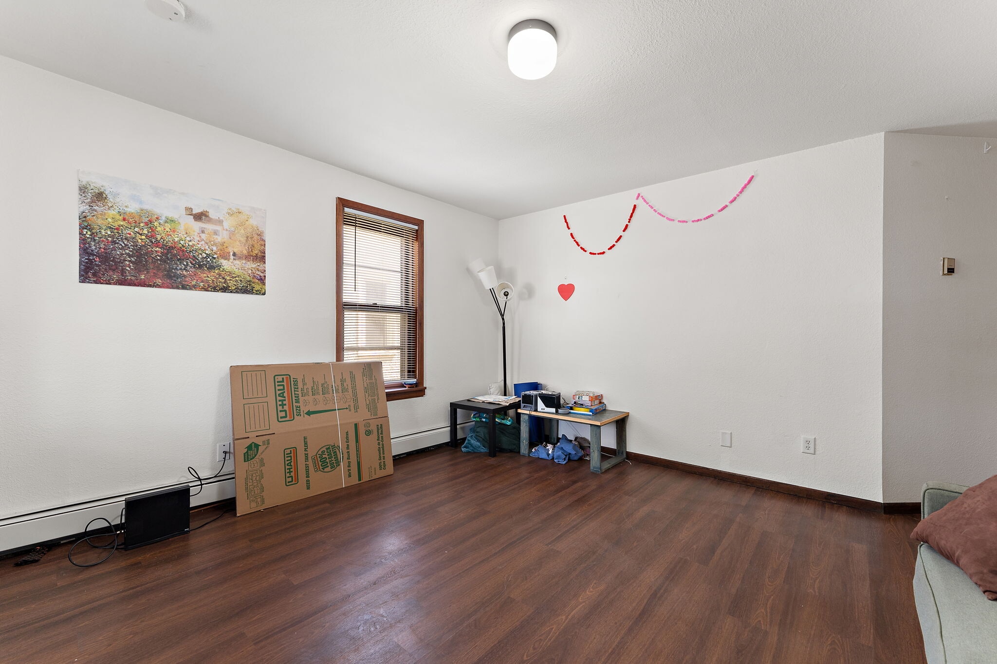 Living room - 3101 E 24th St