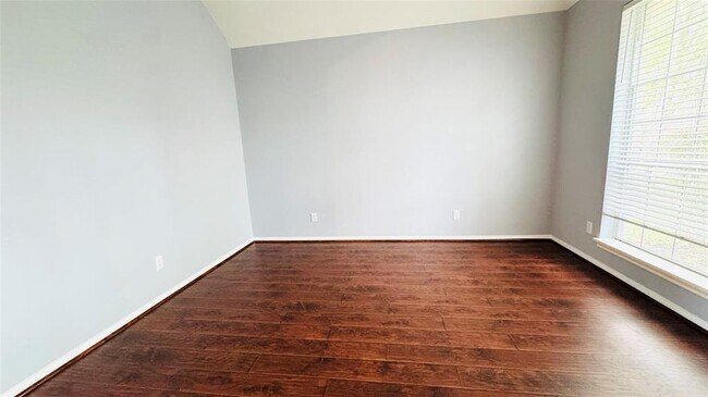 Building Photo - 3218 Oak Cliff Ln