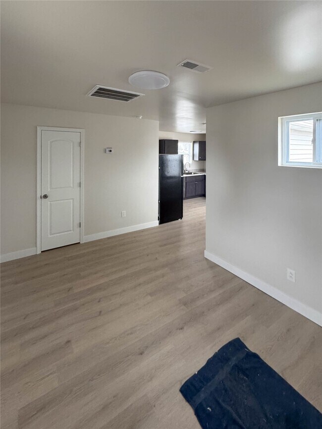 Building Photo - 2000 Meridian Ave