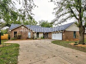 Building Photo - 1301 Newbury Dr