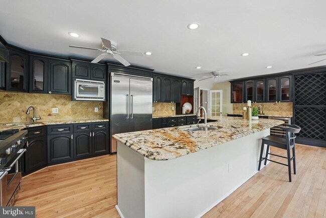 Building Photo - 8121 Briar Creek Dr