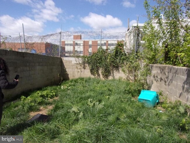 Building Photo - 1610 N 27th St