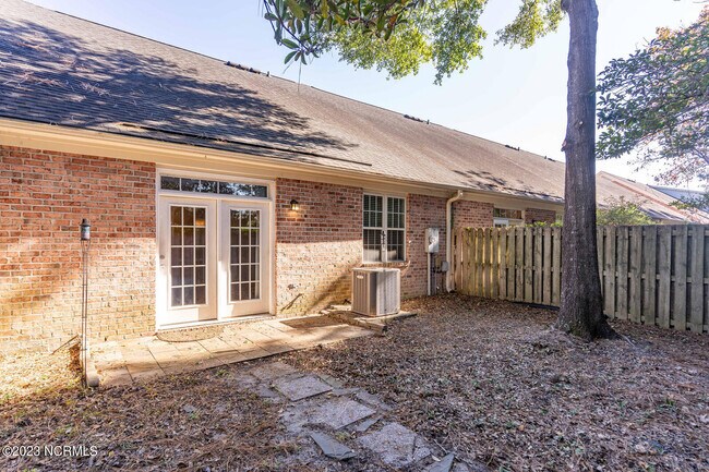 Building Photo - 5006 Carleton Dr