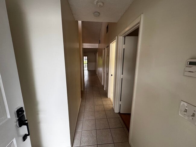 Building Photo - 3831 SW 69th Ave