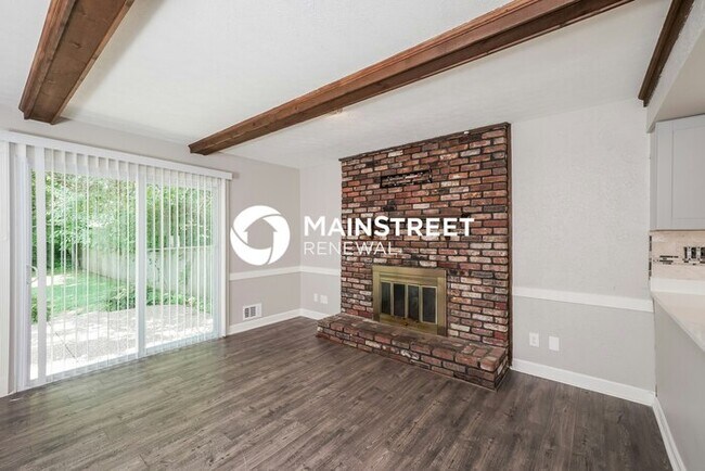 Building Photo - 3 Bedroom Pet-Friendly Home in Louisville,...