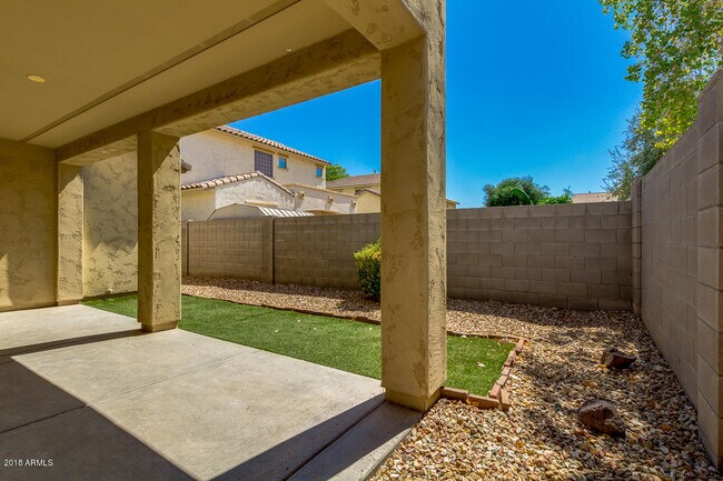 Building Photo - 7219 N 73rd Dr