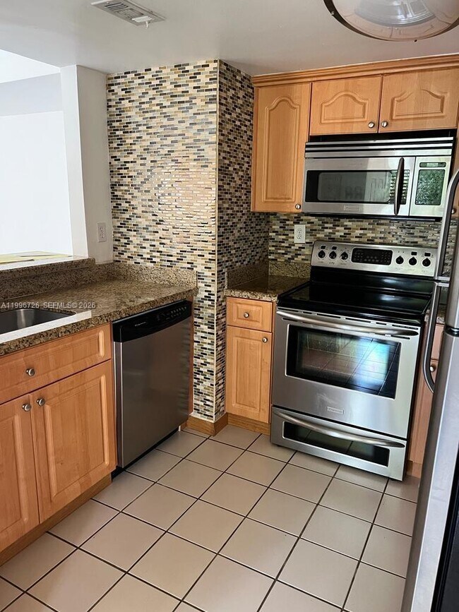 Building Photo - 365 NW 85th Ct