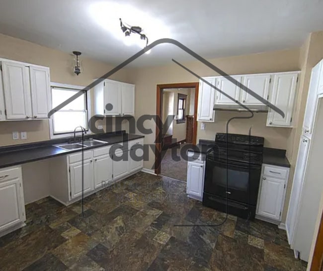 Building Photo - 1654 Suman Ave