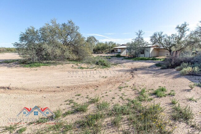 Building Photo - 4728 E Ron Rico Rd