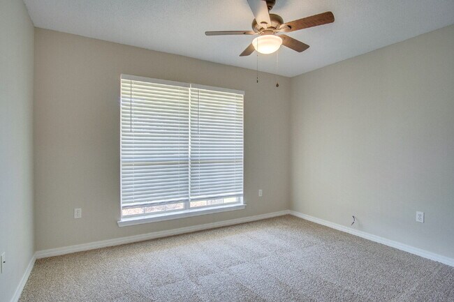 Building Photo - Holley by the Sea Home – 4 Bedrooms, Great...