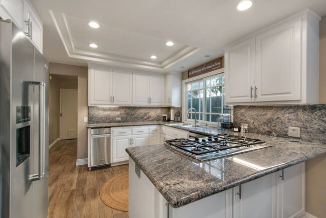 Building Photo - 3672 Seascape Dr