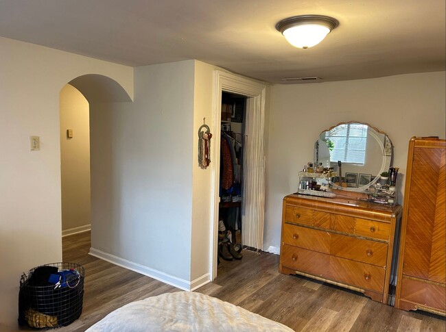 Building Photo - 312 S Upper St