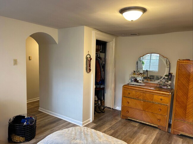 Building Photo - THREE 2 BEDROOM APARTMENTS IN THIS BUILDIN...