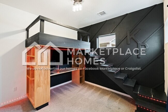 Building Photo - 8016 Hillock Terrace