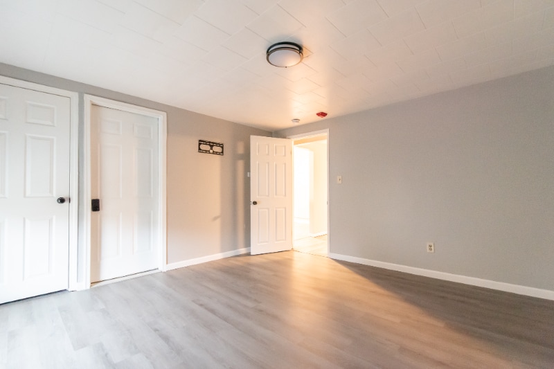 Building Photo - 672 N Main St