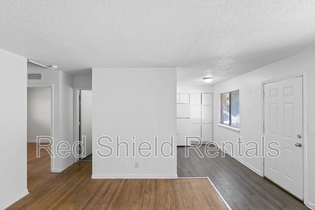 Building Photo - 944 Holmes Rd