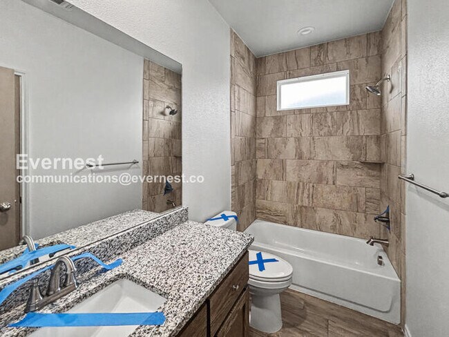 Building Photo - Limited Time Special Offer / 4 Bed, 2 Bath Home with Garage / Pet-Friendly / Vouchers Accepted / ...