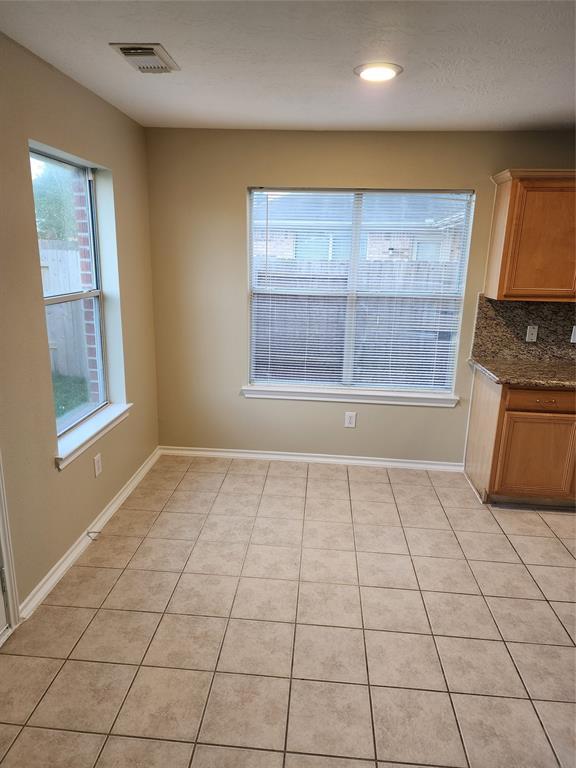 Building Photo - 16535 Great Oaks Glen Dr