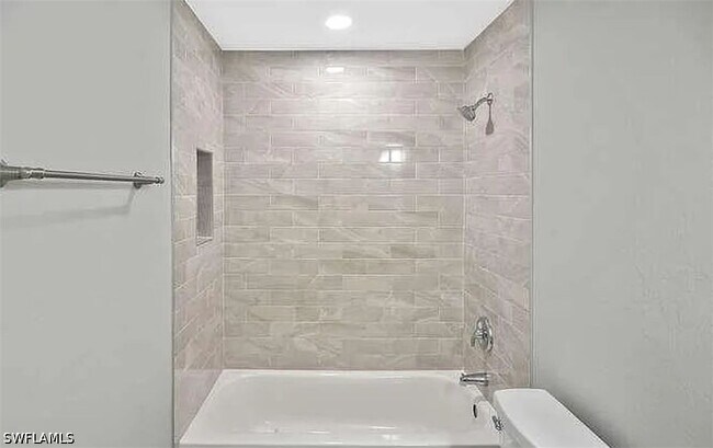 Building Photo - 5457 Ninth Ave