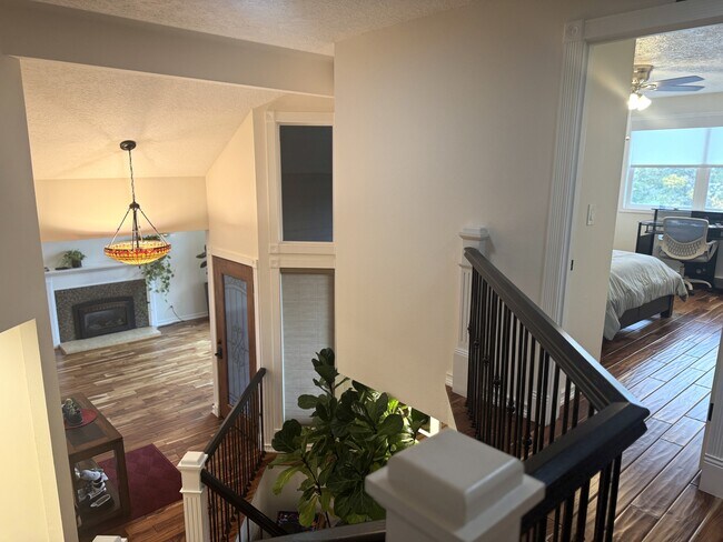 Building Photo - 17927 Ridge Lake Dr