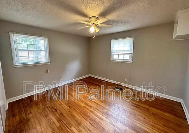 Building Photo - 145 Gala Dr