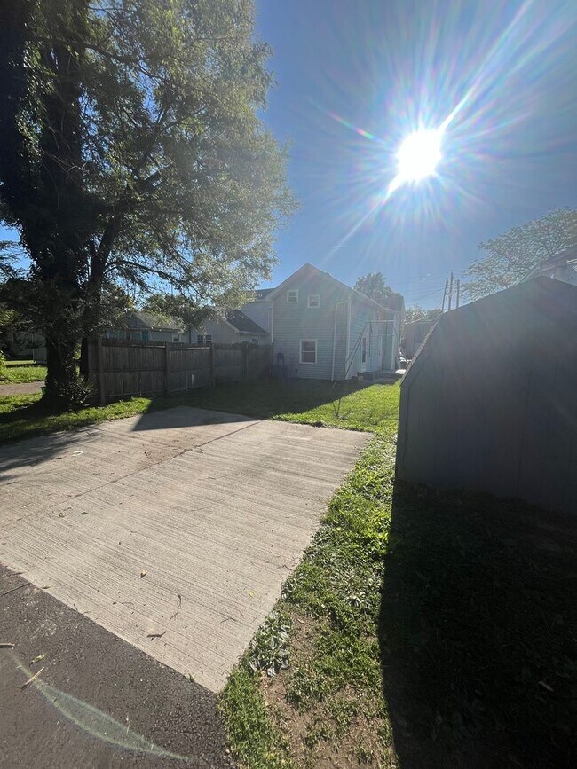 Building Photo - 617 Van Roberts Pl