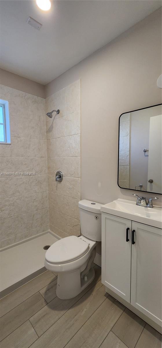 Building Photo - 800 SW 10th Ave