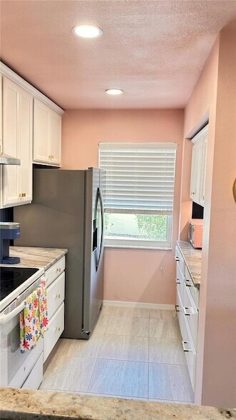 Building Photo - 433 Cerromar Ln